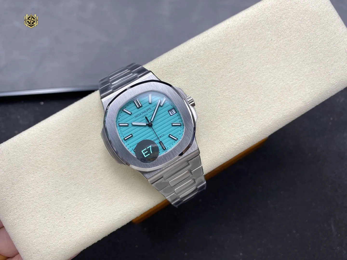 LOSHIFY Premium Timepiece