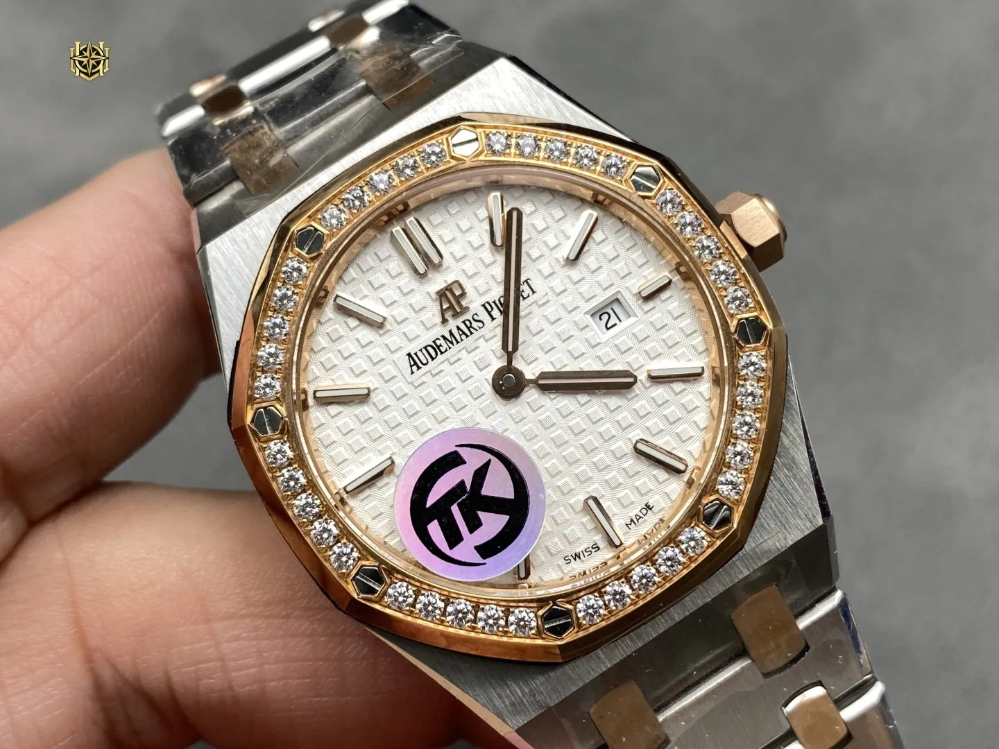 LOSHIFY Premium Timepiece