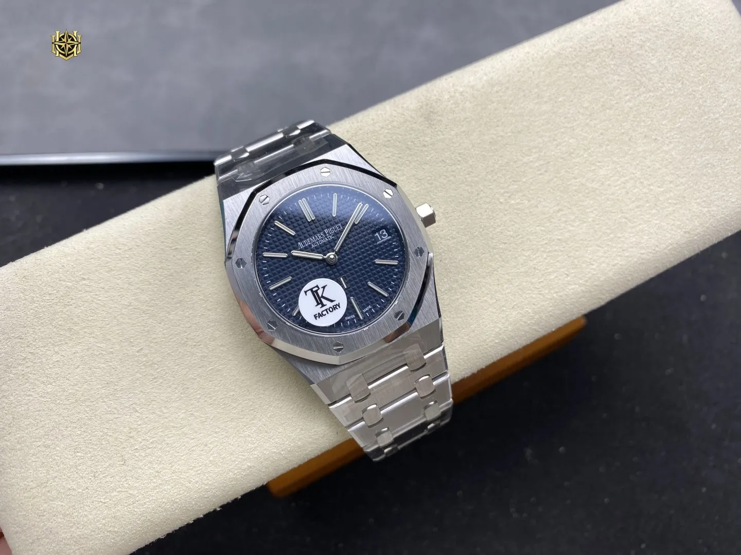 LOSHIFY Premium Timepiece